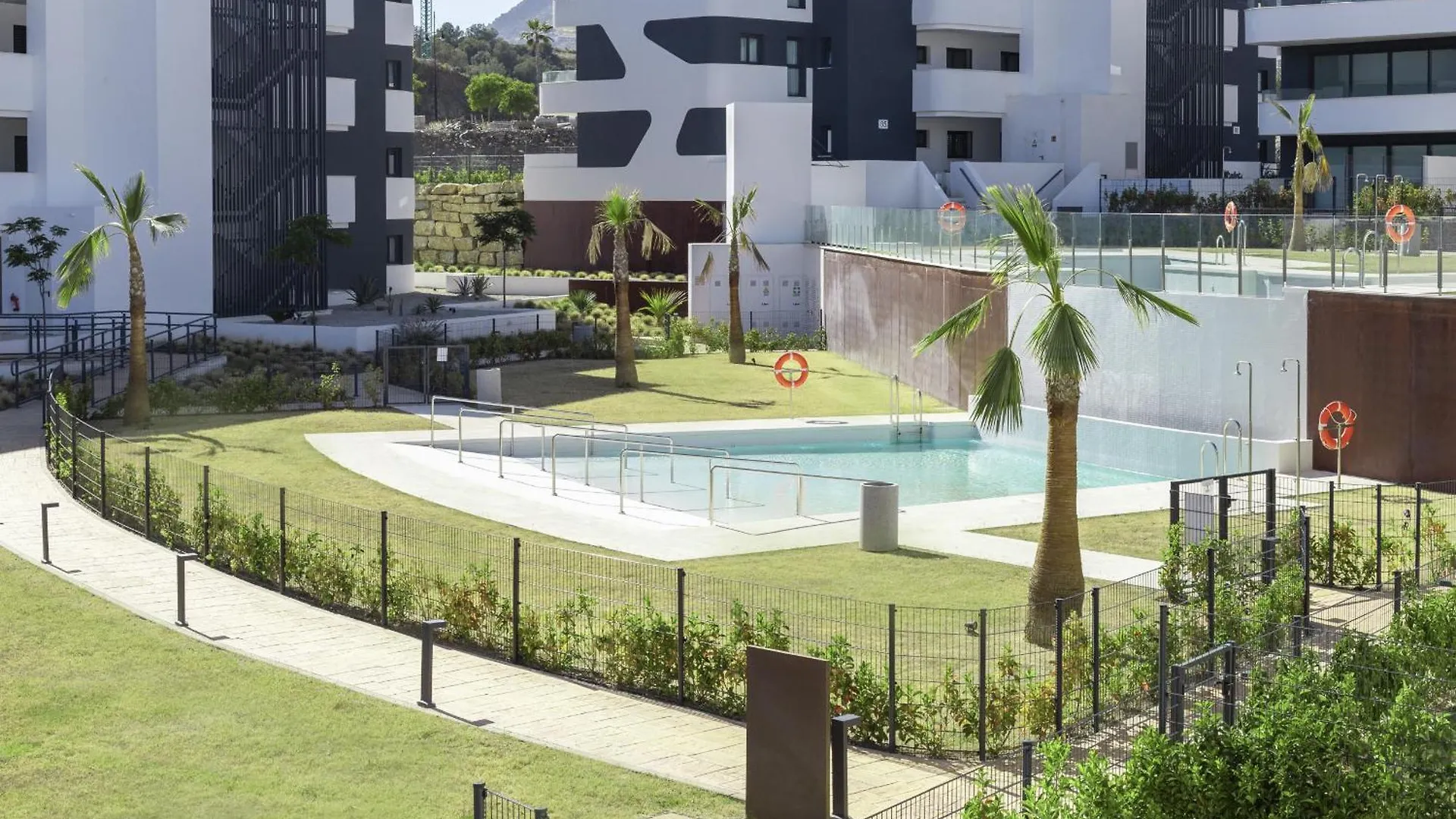 Luxery Apartment With Terrace In Higueron Fuengirola