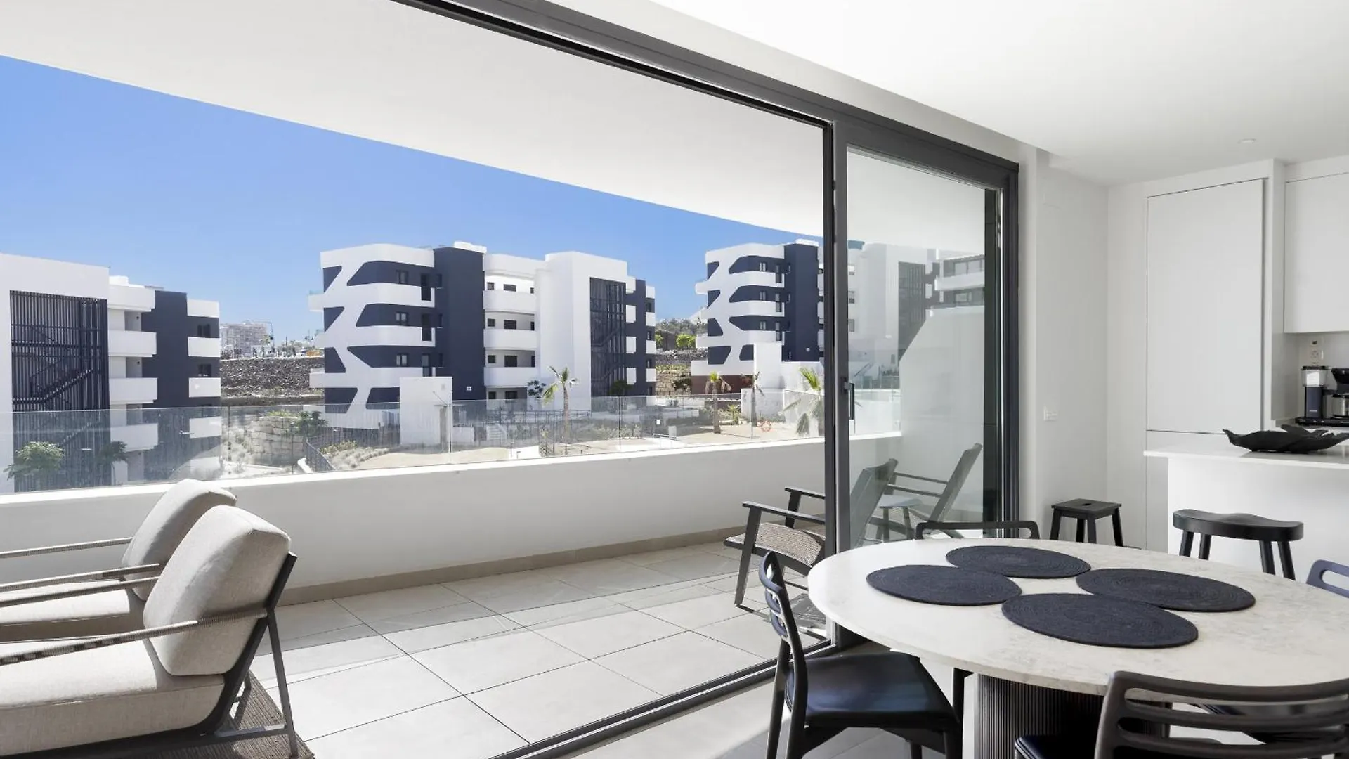 Luxery Apartment With Terrace In Higueron Fuengirola